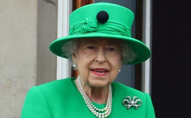 Mort d’Elizabeth II il y a un an : que deviennent ses assistants personnels ?